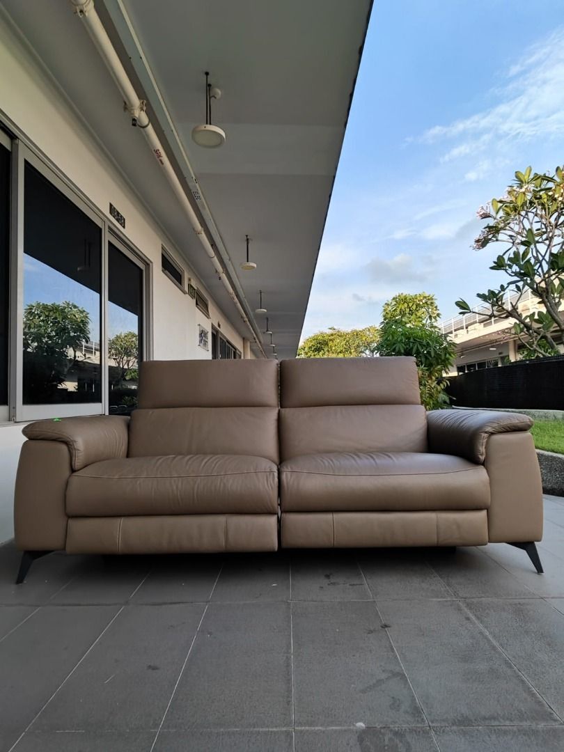 karamazov_3_seater_full_leathe_1759910410_8eddf233_progressive