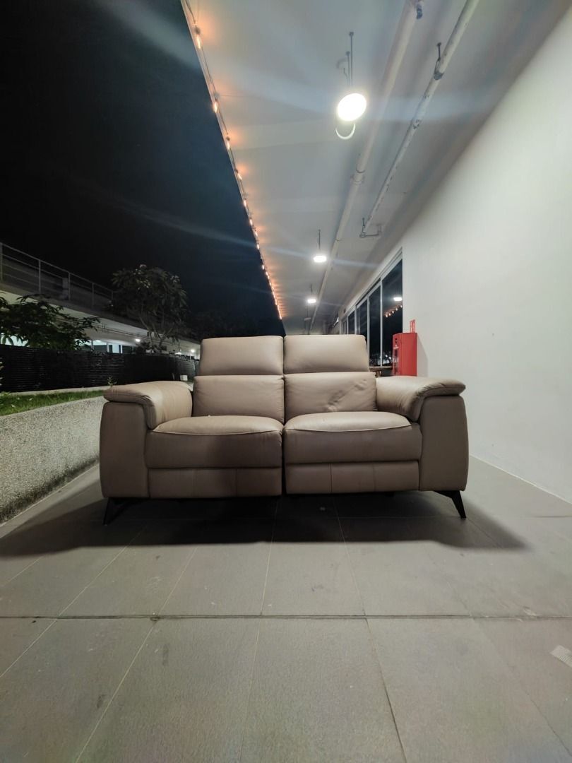 karamazov_2_seater_full_leathe_1760596722_51327664_progressive