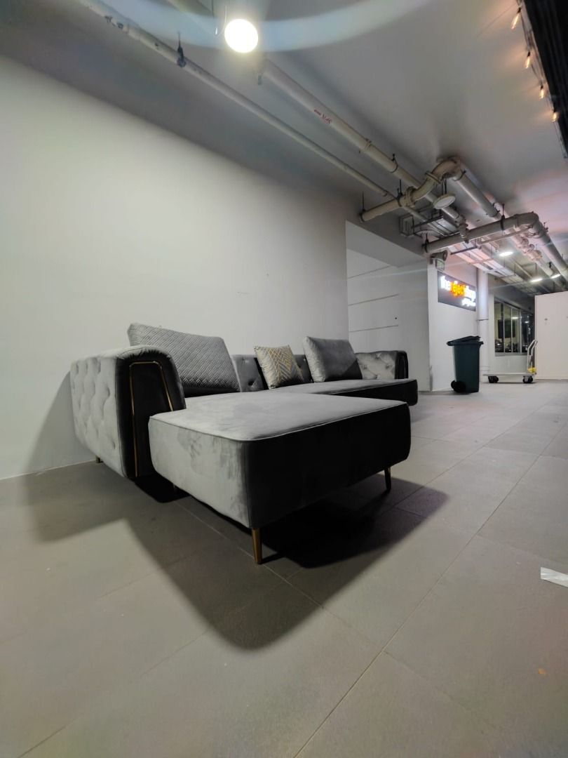 denerry_lshape_sofa_in_velvet__1760423812_0e6fcc00_progressive