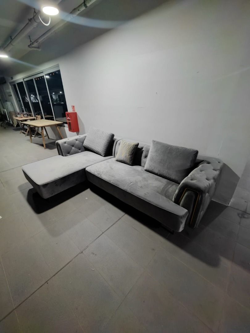 denerry_lshape_sofa_in_velvet__1760423812_a1bbeb26_progressive