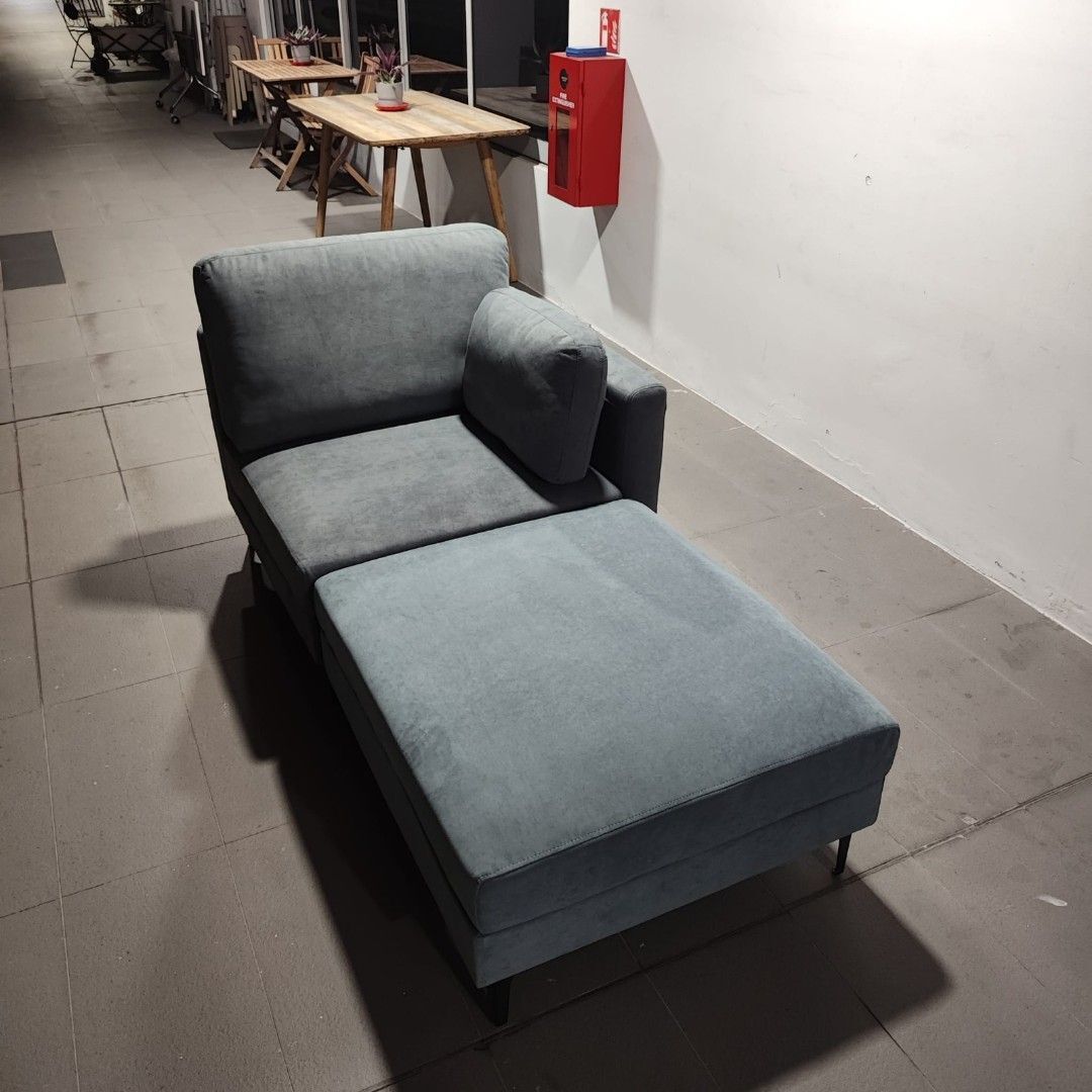 lavazza_modular_sofa_in_grey_f_1760091251_280d7c8c_progressive