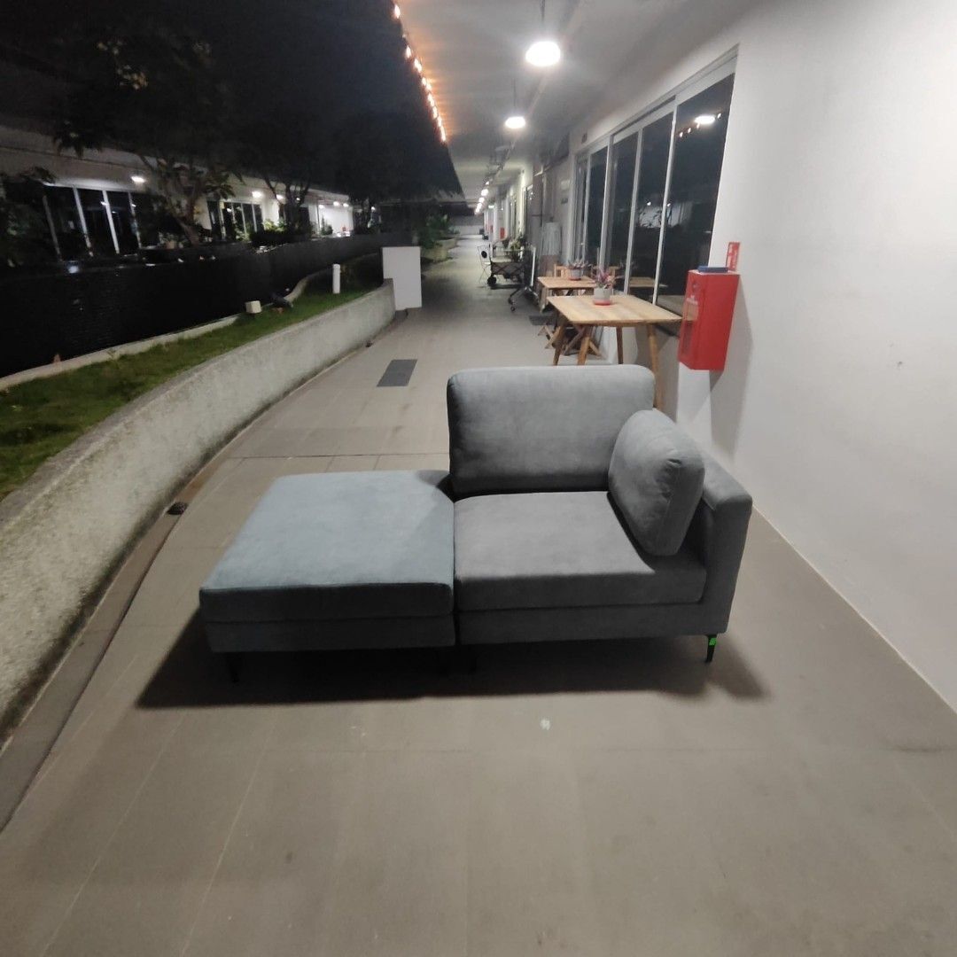 lavazza_modular_sofa_in_grey_f_1760091251_40cf900e_progressive