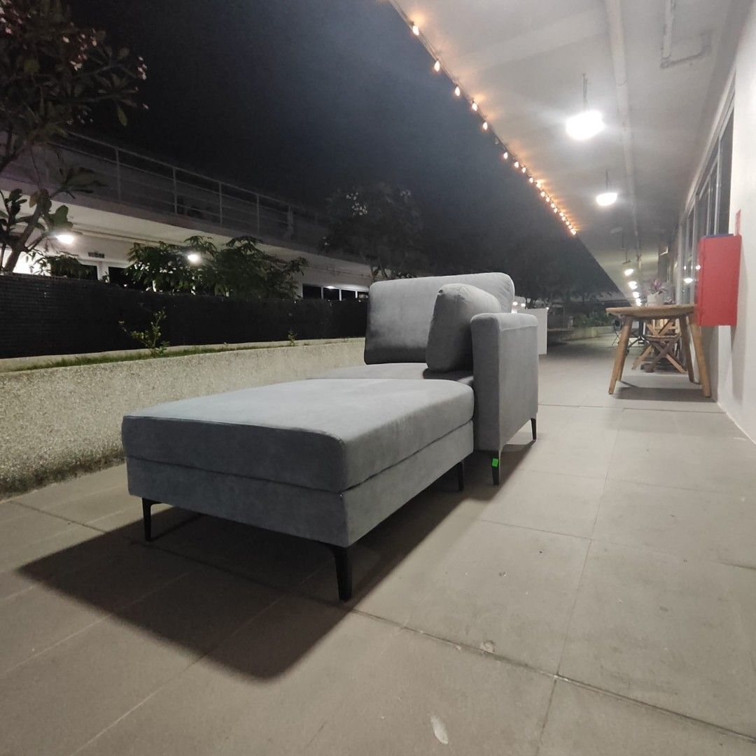 lavazza_modular_sofa_in_grey_f_1760091251_d9e559ff_progressive