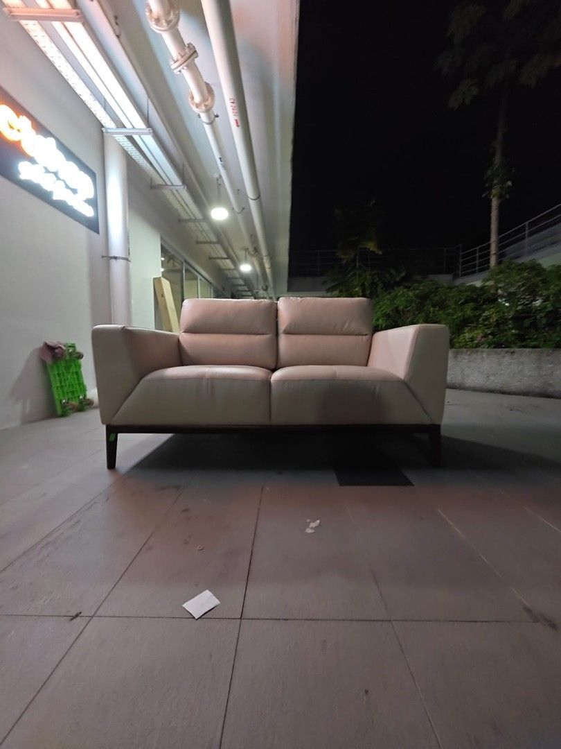 krennic_2_seater_full_leather__1755012019_1e240e85_progressive