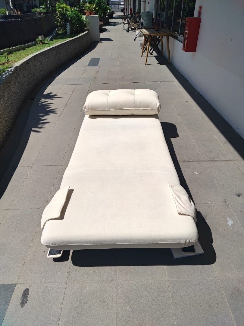 nevera_foldable_sofa_bed_1761732181_edfbb9d8_progressive