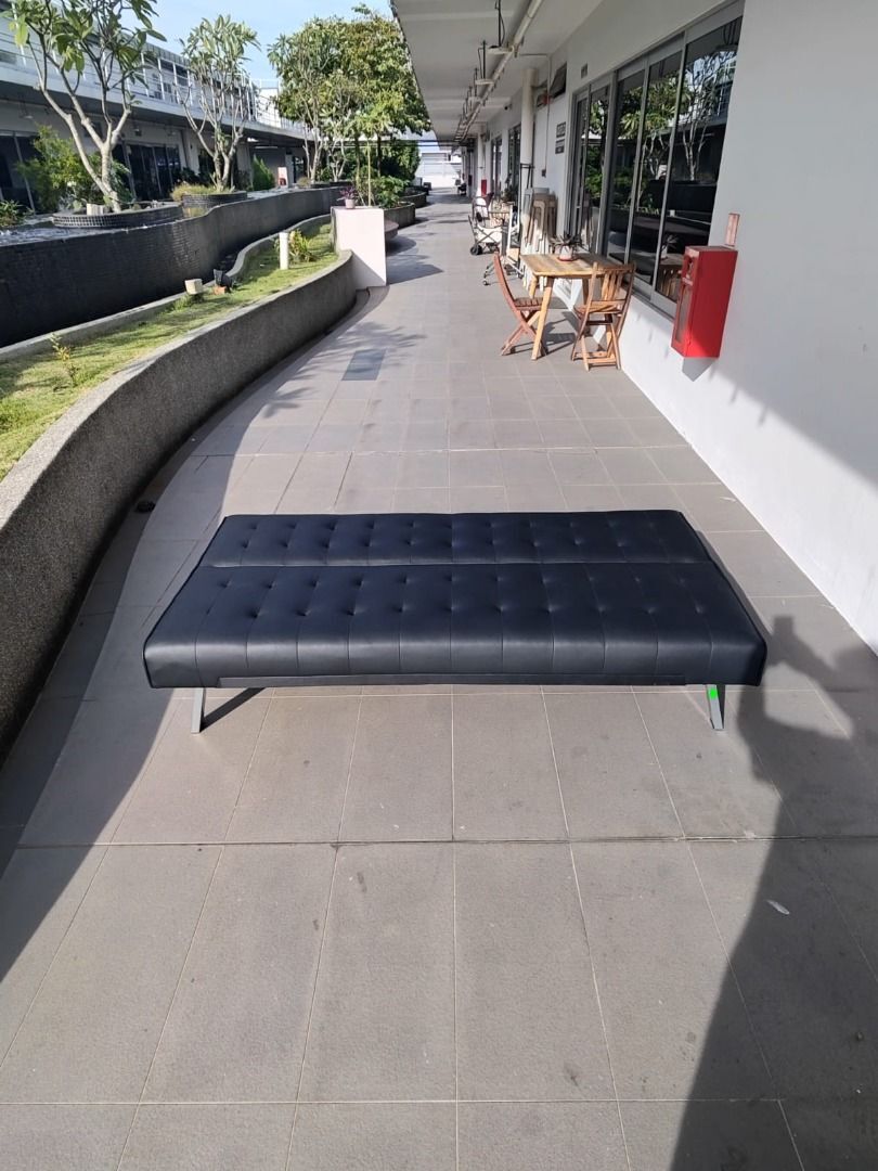 angeles_sofa_bed_in_black_pvc_1761633303_b5b24162_progressive