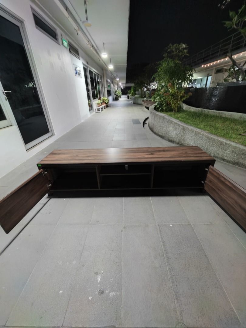 berelnet_tv_console_in_walnut_1762847883_edb1773a_progressive