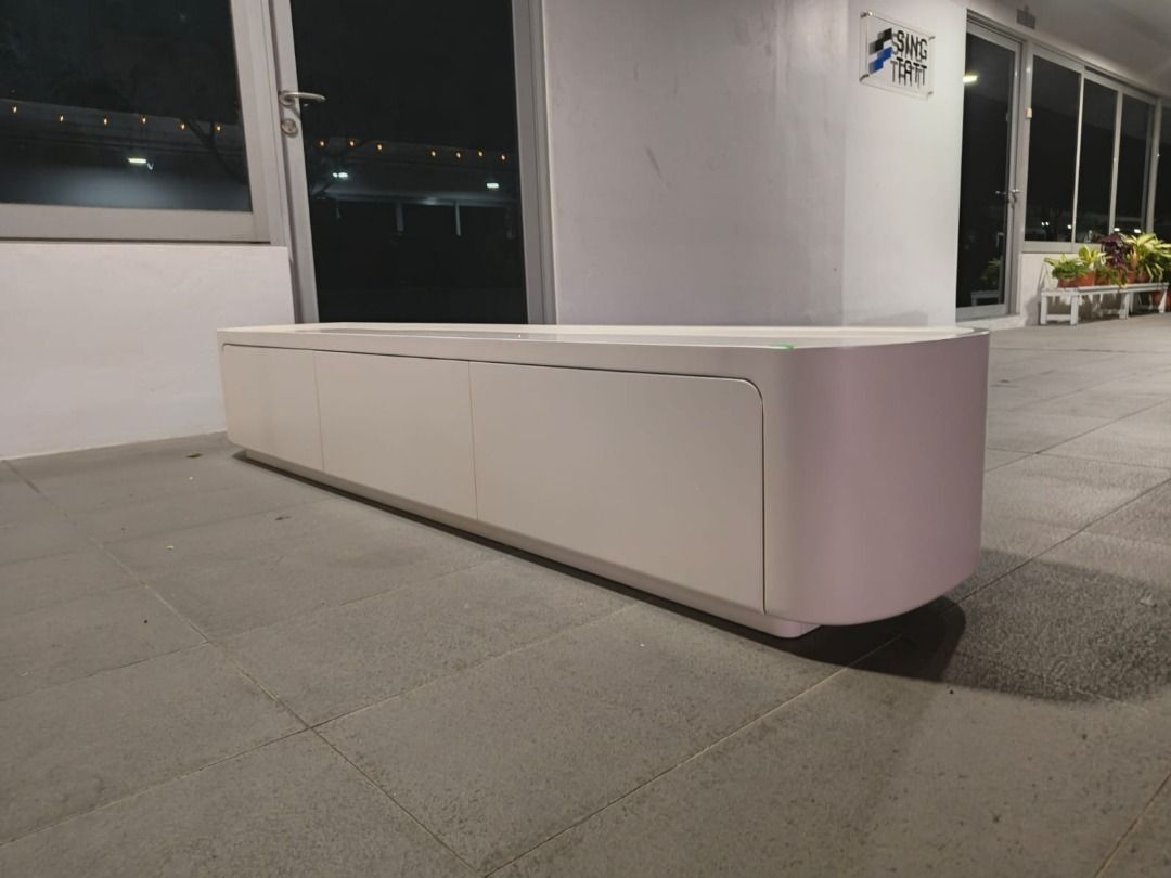 nicolini_20m_tv_console_1760508183_60083349_progressive