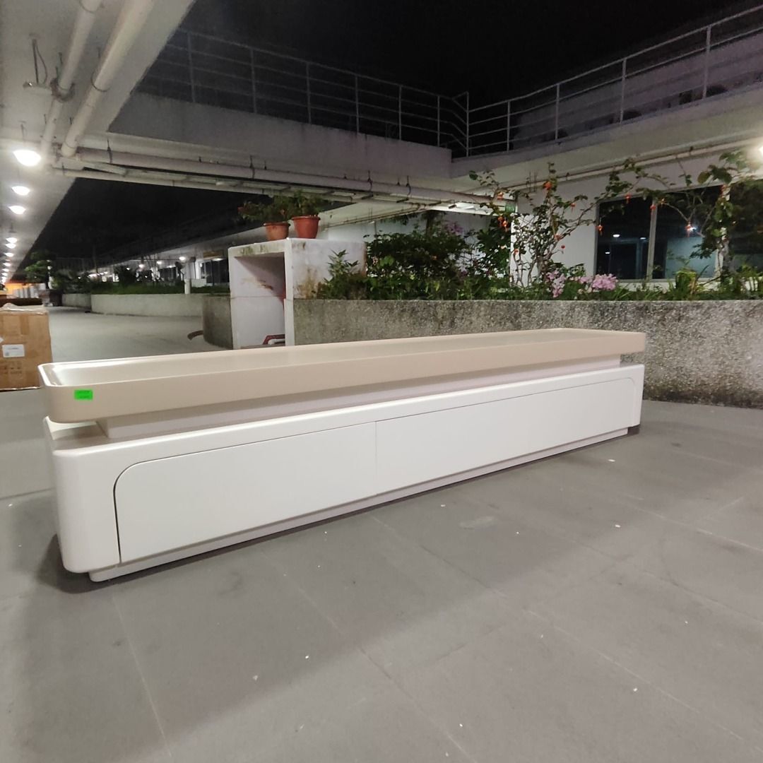 milick_20m_tv_console_1759901722_eab81e9b_progressive