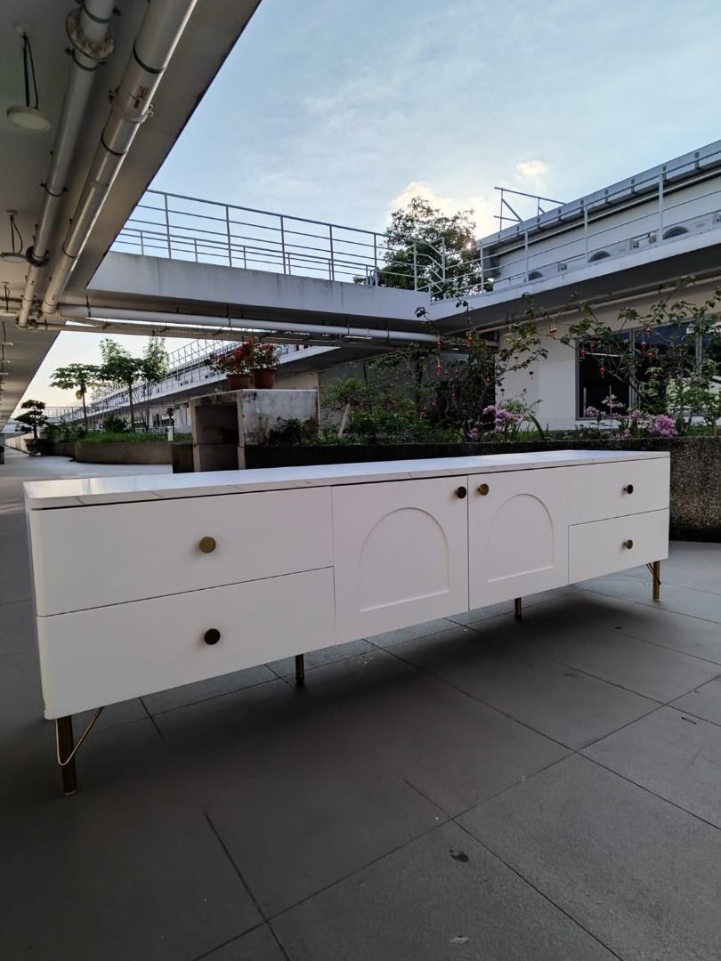 strelitz_tv_console_white_1758440805_d478f74a_progressive