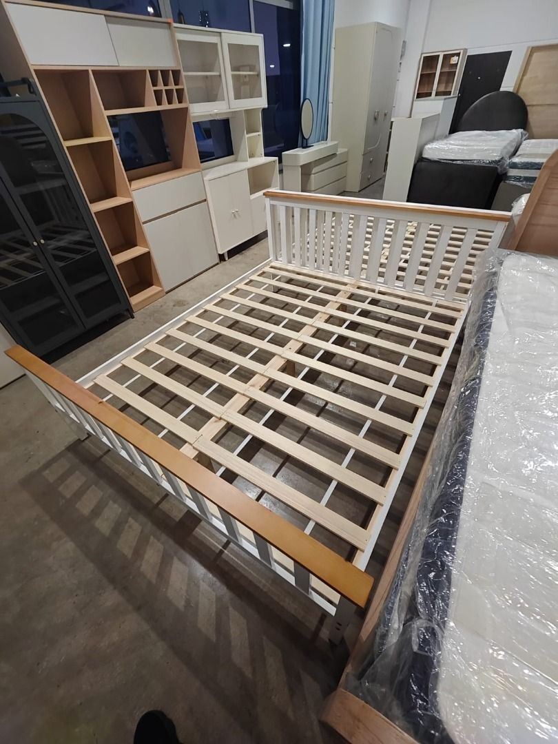 zabeth_queen_size_wooden_bedfr_1761136533_d12057cc_progressive