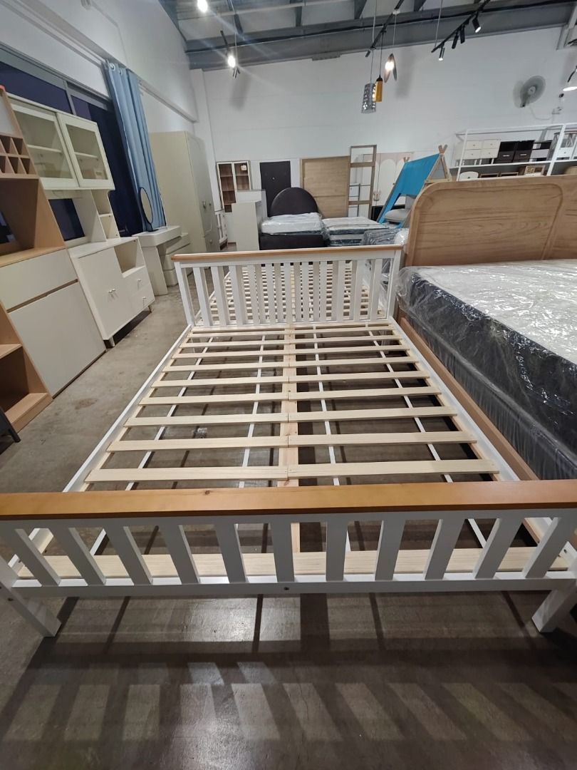 zabeth_queen_size_wooden_bedfr_1761136533_4a593970_progressive