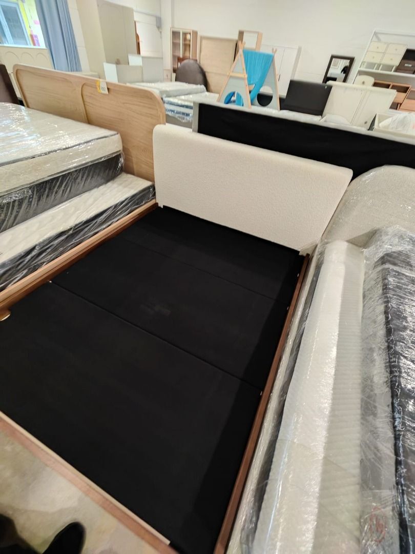 goebbels_queen_size_bed_in_sno_1760689525_eb10f43b_progressive