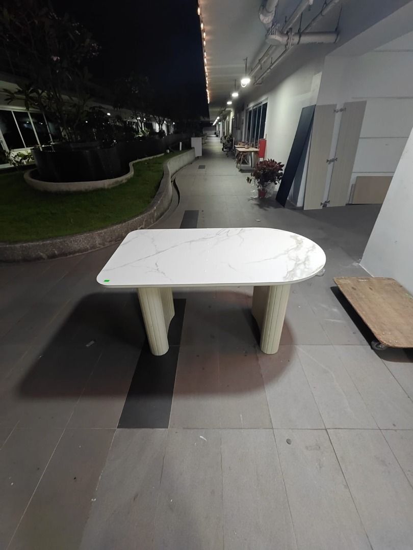 siswo_sintered_stone_top_dinin_1760185122_c1a7b988_progressive