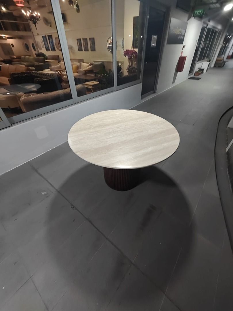 rodrigo_11m_round_dining_table_1762853274_aafdab0a_progressive