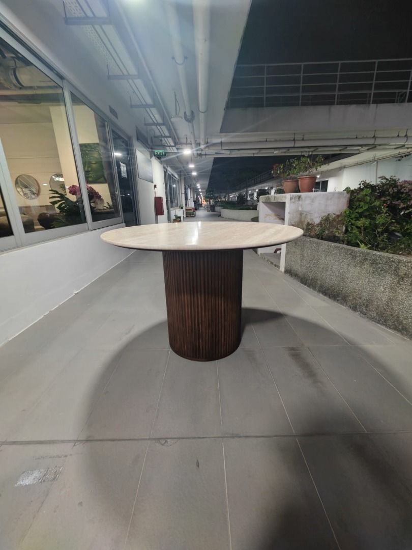 rodrigo_11m_round_dining_table_1762853274_6c9db311_progressive