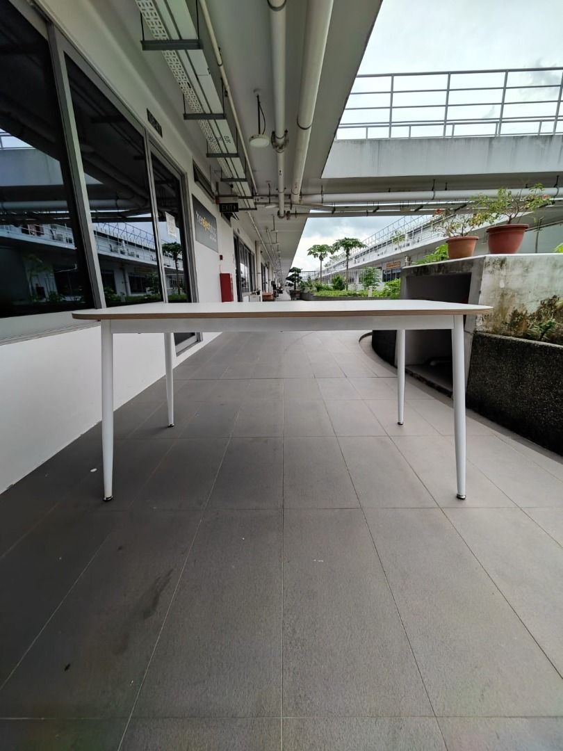 galeano_dining_table_1762938084_e760bcd2_progressive