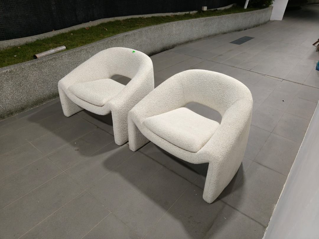 chariss_armchair_in_white_quar_1732016085_936dfec4_progressive