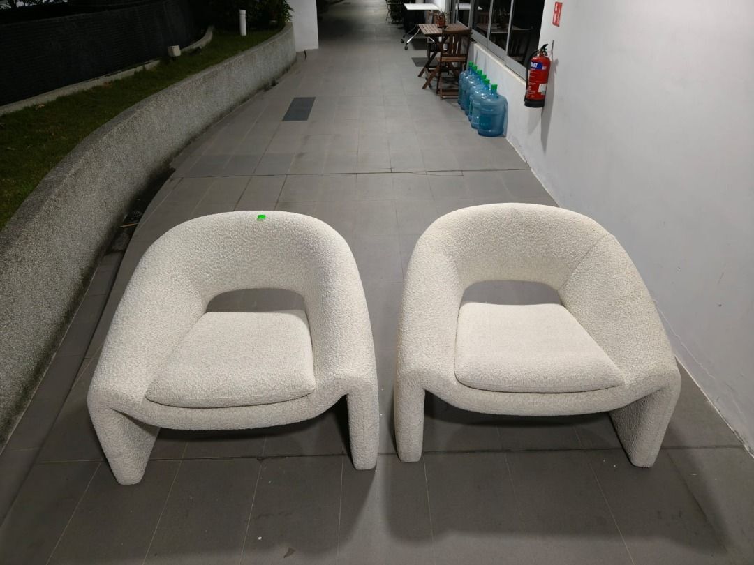 chariss_armchair_in_white_quar_1732016085_307a0eaa_progressive