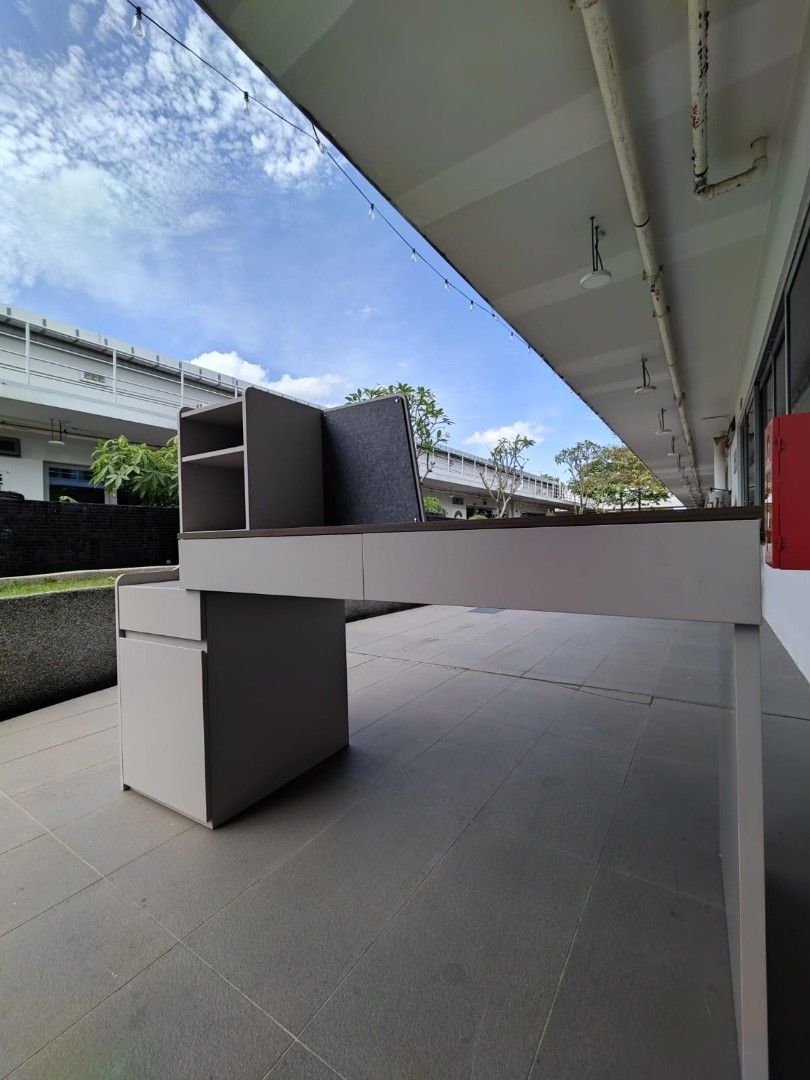 griezmann_145m_study_desk_1762923944_2414f115_progressive