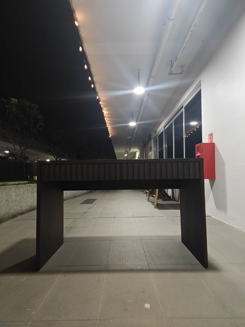 santi_valpo_study_desk_with_2__1761285674_f44dc1cd_progressive