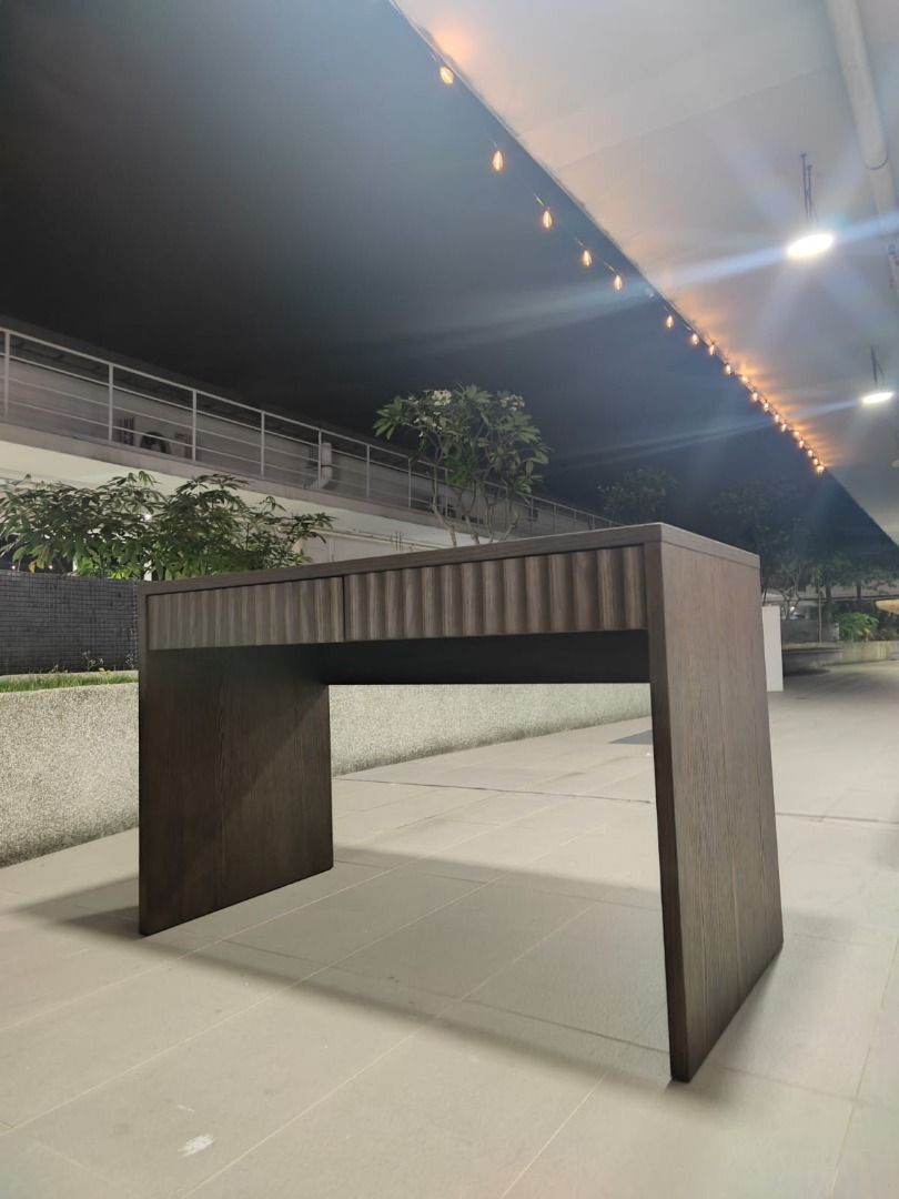 santi_valpo_study_desk_with_2__1761285674_f4ee5ed3_progressive