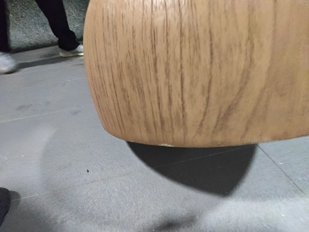 ligertwood_round_dining_table_1763461397_d4c27213_progressive