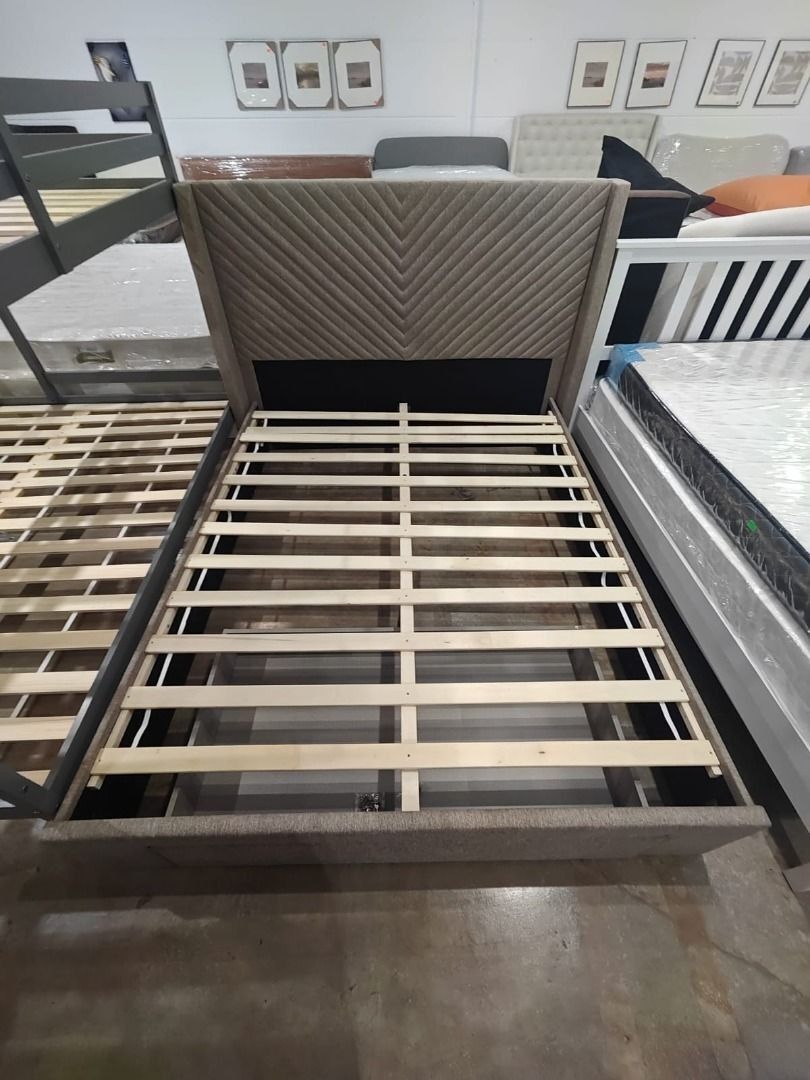 quintina_queen_size_upholstery_1766208192_bd4a101f_progressive