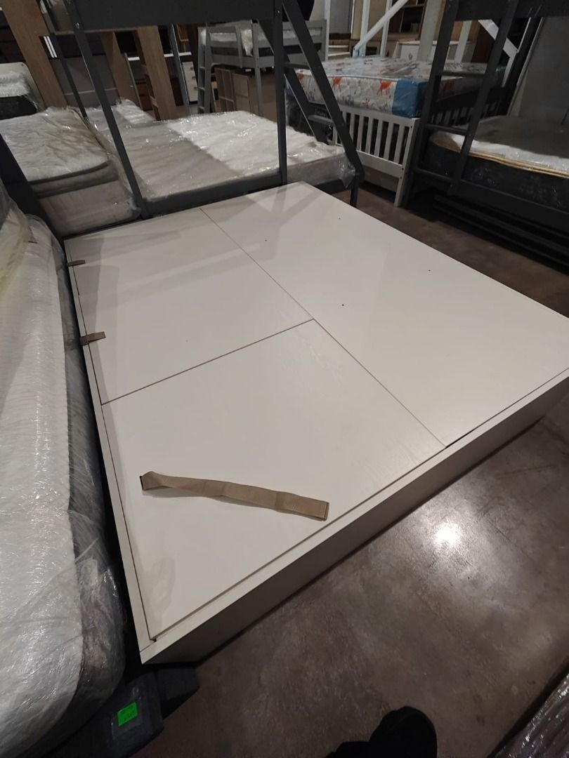 holver_queen_multi_storage_tat_1766208666_57876f5f_progressive