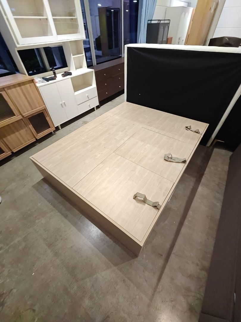 holver_queen_multi_storage_tat_1766208745_4c90d947_progressive