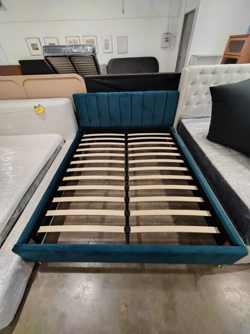 nolan_upholstered_queen_bedfra_1766816539_3fdcf2f4_progressive