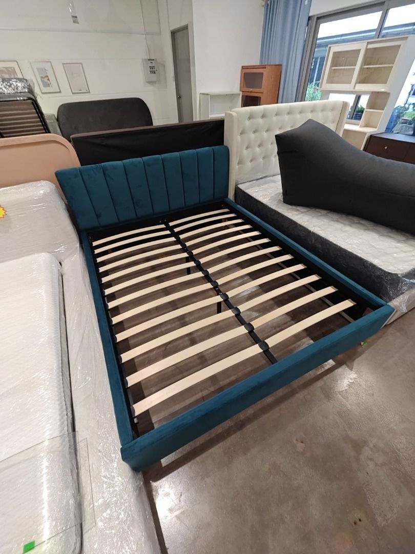 nolan_upholstered_queen_bedfra_1766816539_7ca1dc42_progressive