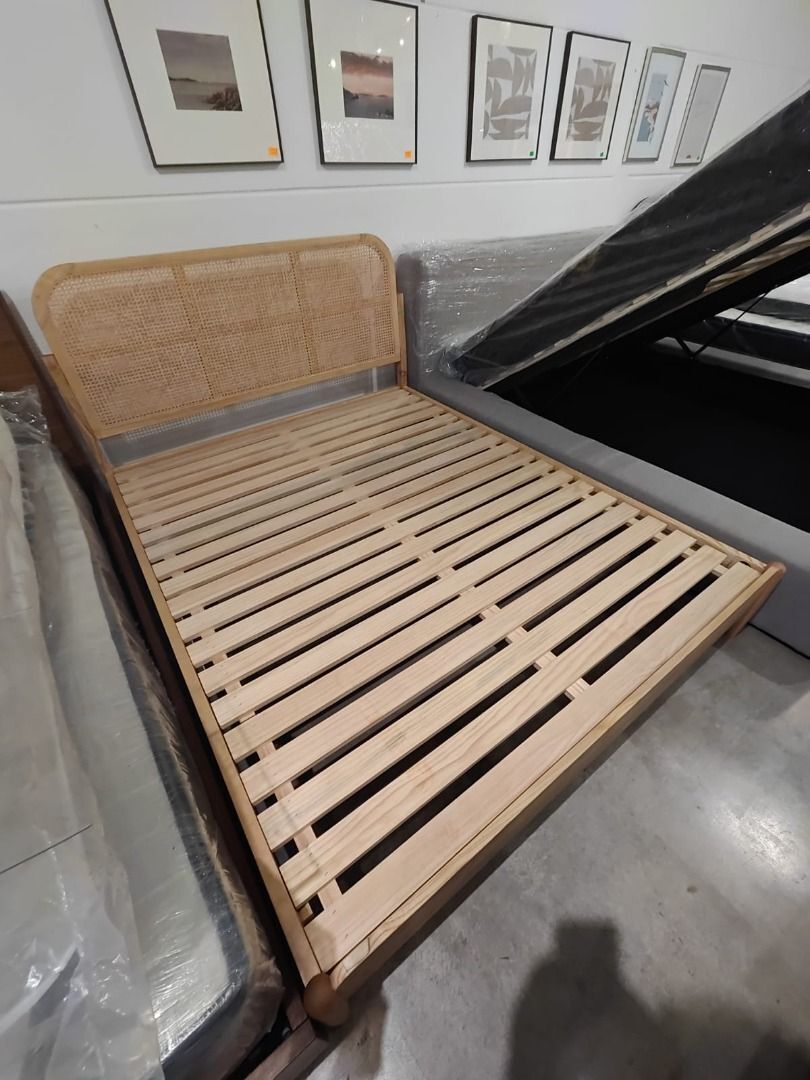 valgenesis_queen_size_rattan_b_1766816773_9ec5125a_progressive