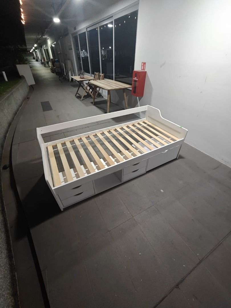 ruzenda_wooden_single_day_bed__1766824227_cb4be7e6_progressive