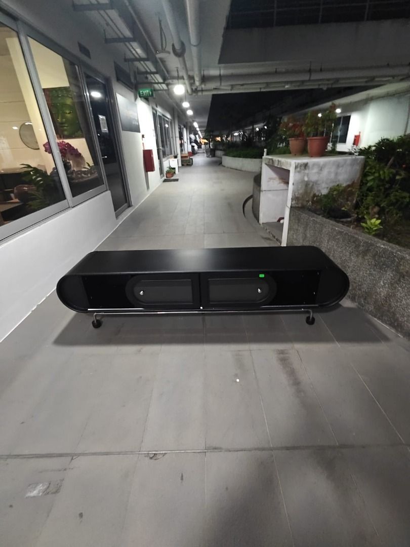 dauriac_20m_tv_console_1765526617_b0751e6a_progressive