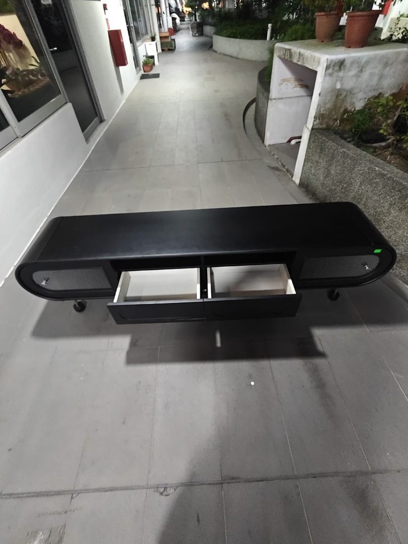 dauriac_20m_tv_console_1765526617_b4e77f2b_progressive