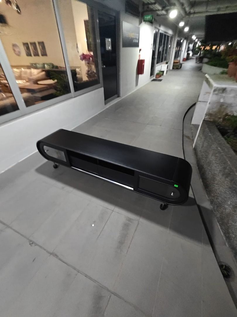 dauriac_20m_tv_console_1765526617_9bfff079_progressive