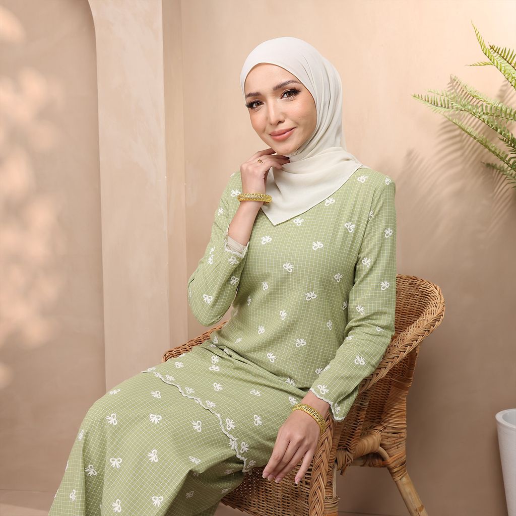 04 REBECCA APEL GREEN 02