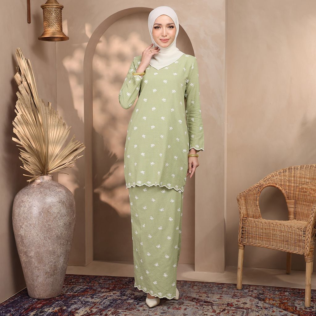 04 REBECCA APEL GREEN 01