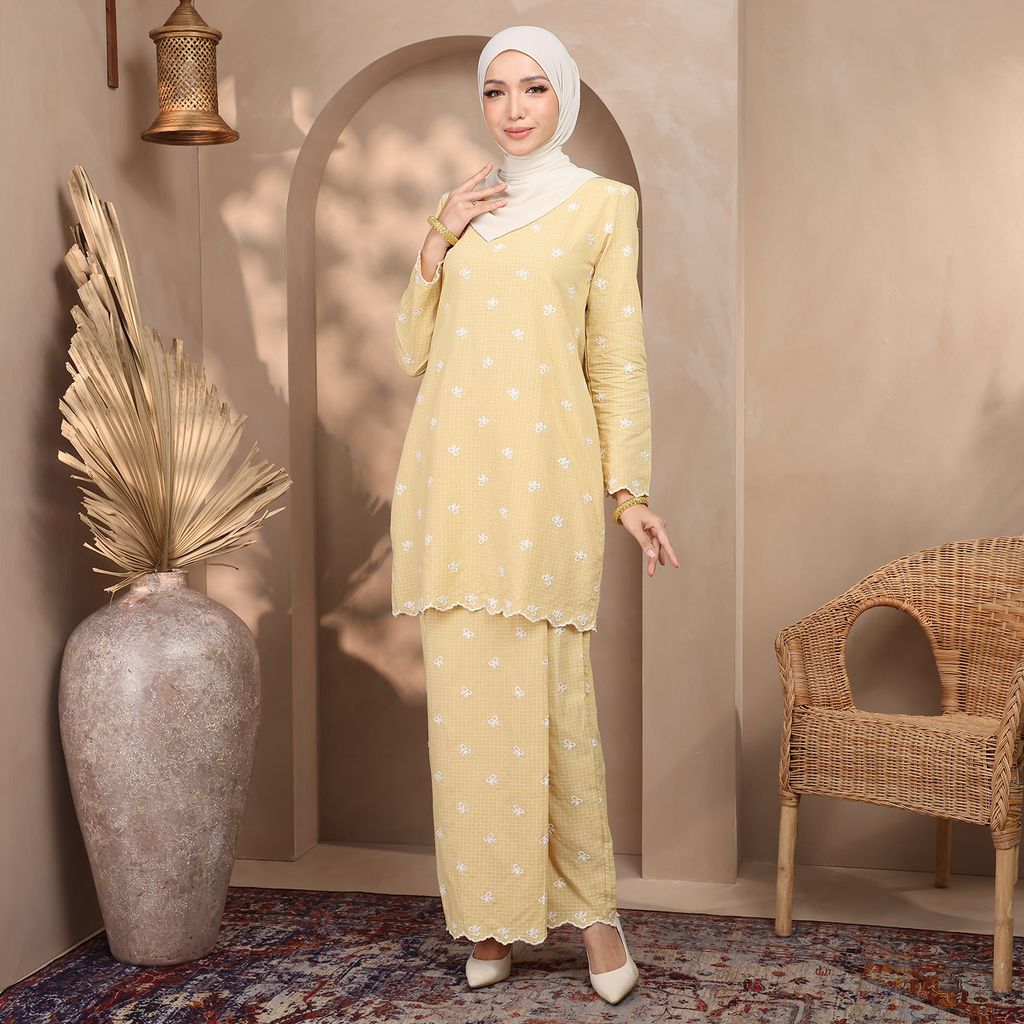 01 REBECCA SOFT YELLOW 01
