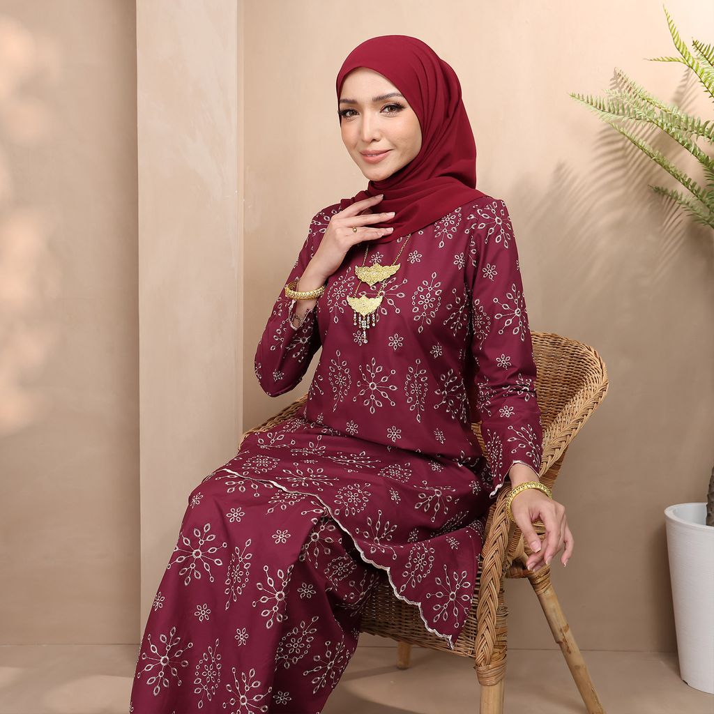 05 MAHSURI MAROON WINE 02