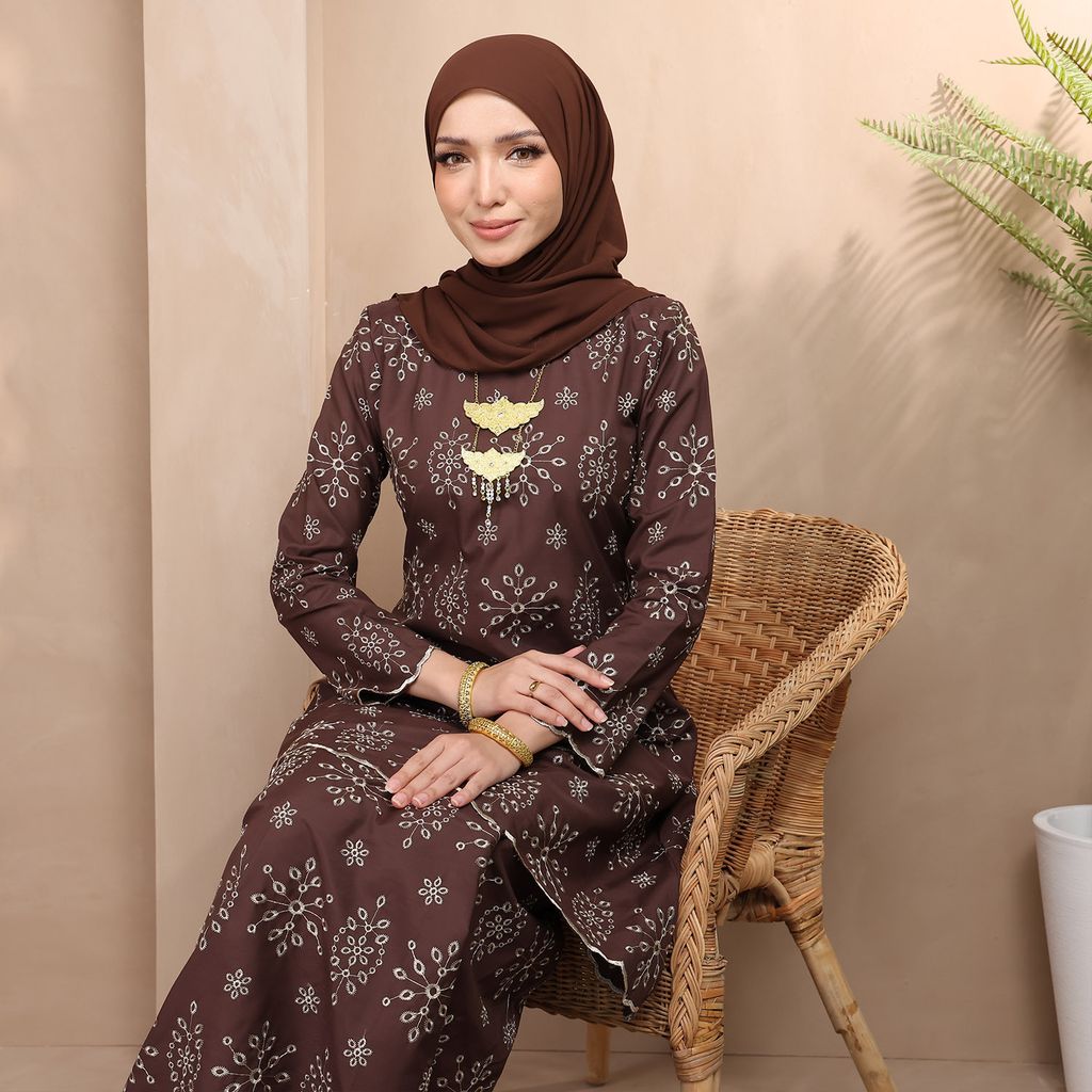 01 MAHSURI RICH BROWN 02