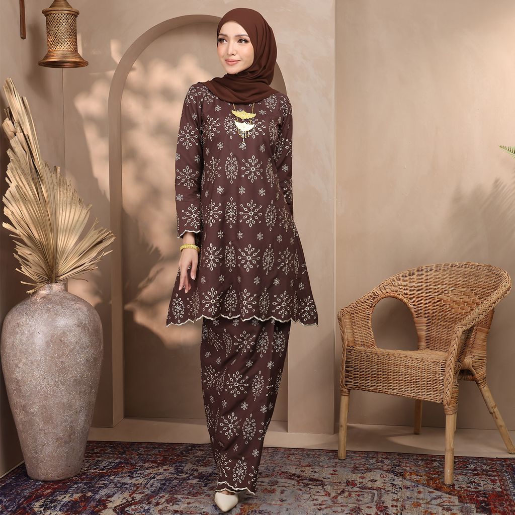 01 MAHSURI RICH BROWN 01