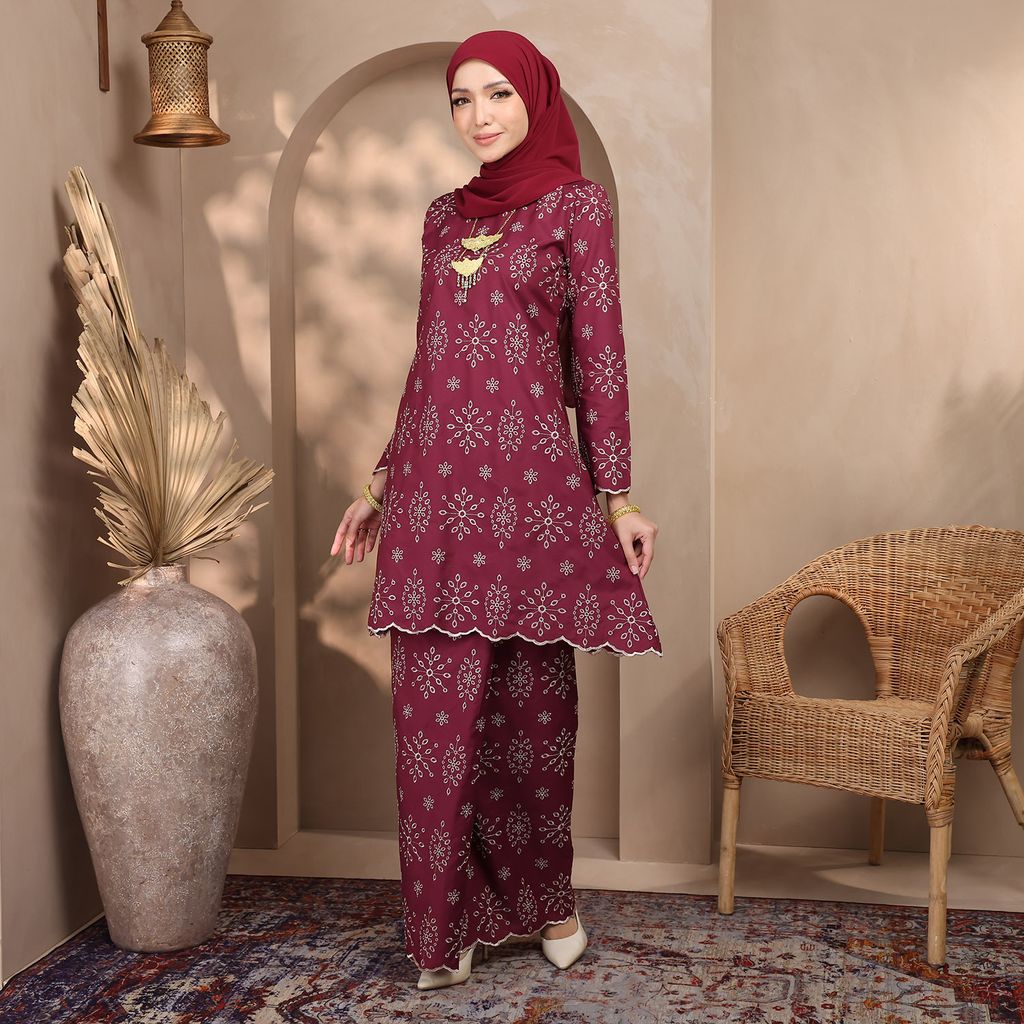 05 MAHSURI MAROON WINE 01