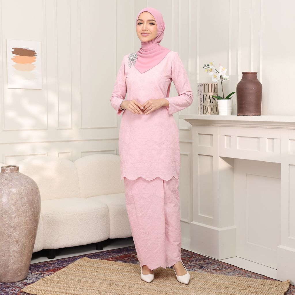 03 BLUSH PINK JAMILAH 01