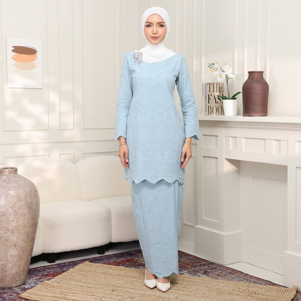 02 DUSTY BLUE JAMILAH 01