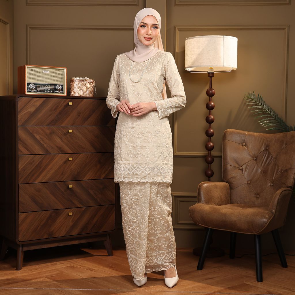 01 SELASIH CHAMPAGNE 01