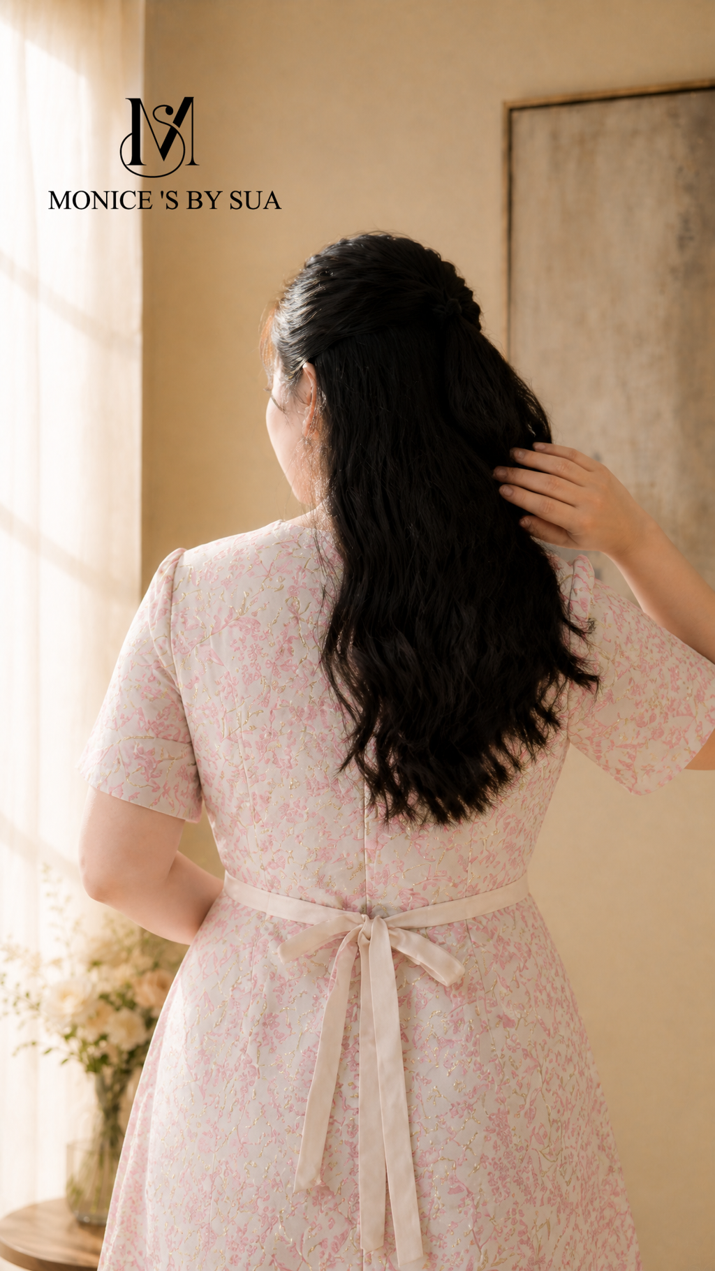 女模特专业服装摄影-半身背面摸发