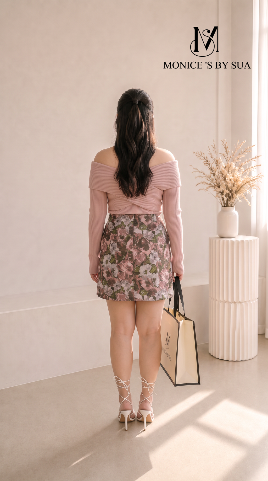 女模特全身背面服装摄影图 (2)