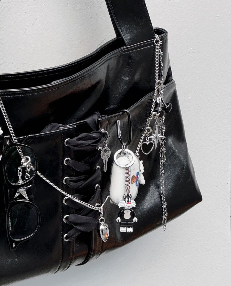 81D5870D-9579-424C-B4CC-8AC2D4DBCE1D